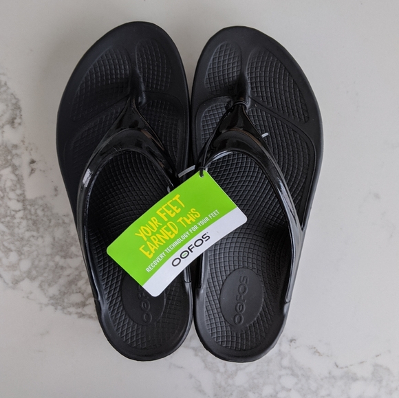 poshmark oofos